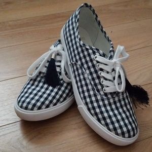 Crown & Ivy sneakers